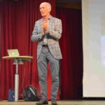 Vortrag Thiele in der Aula des Schloß-Gy.